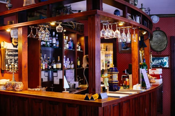 Thewitchez Restaurant Welcoming Bar Counter